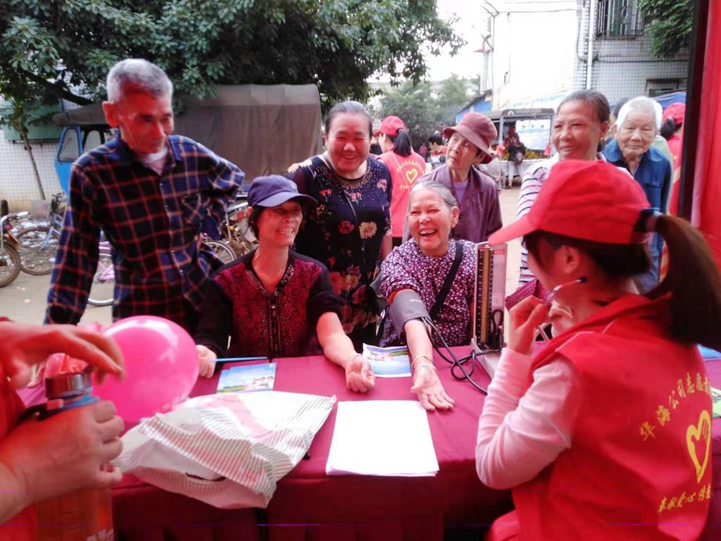 雷鋒志愿精神傳遍墾區(qū)醫(yī)院